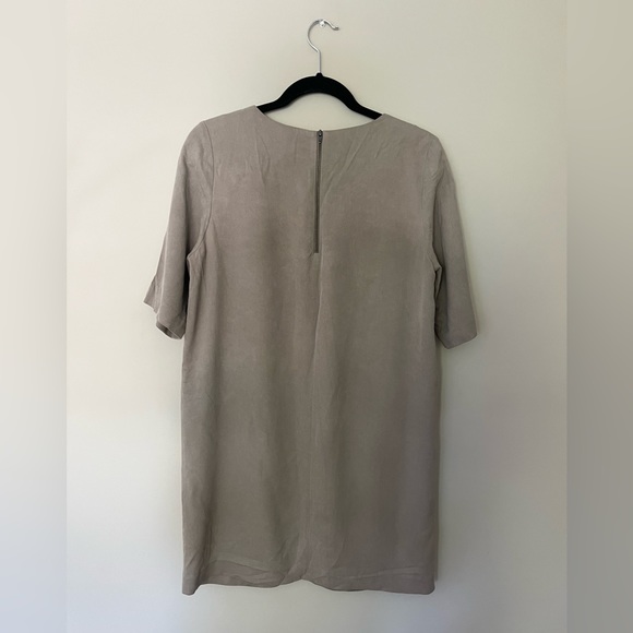 Babaton Samir boxy silhouette dress in taupe - Picture 4 of 5